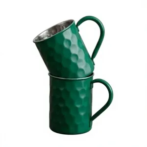 Mug en cuivre martelé vert émeraude de qualité supérieure pour Moscow Mule, avec doublure en acier inoxydable de luxe, robuste et texturé - Product Image 1