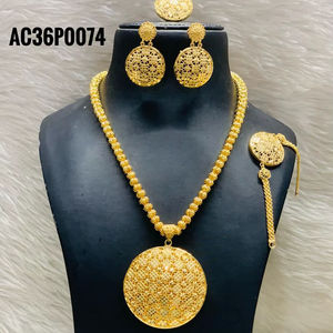 Ensemble de collier avec pendentif fleur plaqué or 24 carats, 1 gramme, pour femmes et unisexe - Cadeau de mariage/anniversaire - Product Image 1