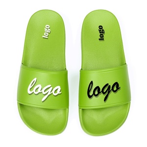 Sandales de luxe personnalisées pour homme – Claquettes de plage unies de haute qualité - Product Image 2
