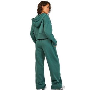 Vente directe usine – Ensemble 3 pièces personnalisé en molleton de coton uni pour l'hiver : sweat à capuche court et pantalon taille haute à deux poches – Survêtements pour femmes - Product Image 6