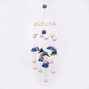 Móvil de Cuna para Bebé Hecho a Mano con Fieltro de Lana Merino – Decoración Colgante Ecológica para Cuarto de Bebé, Adorable Cachorro y Tortuga de Fieltro - Product Image 1