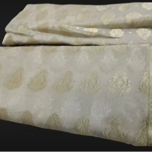 Tela de Georgette Estampada de 160 Gramos, Tela de Primera Calidad para Vestidos y Saris de Diseñador - Product Image 2