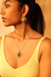 Boucles d'oreilles créoles en laiton plaqué or et alliage de zinc, avec incrustation de pierres naturelles, style géométrique fait main, pour femme, bijoux de fête - Product Image 3