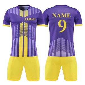 Conjunto de Camiseta de Fútbol Sublimada Personalizada para Hombre, Manga Corta, Poliéster que Absorbe la Humedad, Uniforme Deportivo, Ajuste Atlético, Diseño a Rayas para Todas las Temporadas - Product Image 3