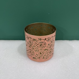 Support de bougie cylindrique en fer avec motif floral gravé, résistant à la chaleur, moderne, de haute qualité, décoration d'intérieur - Product Image 4