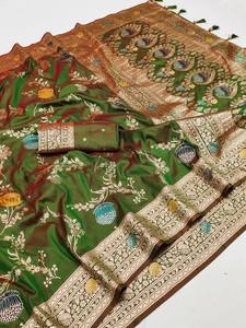 Sari Banarasi élégant fait main avec un motif Meenakari complexe, réversible et offrant une protection solaire pour toutes les saisons - Product Image 2