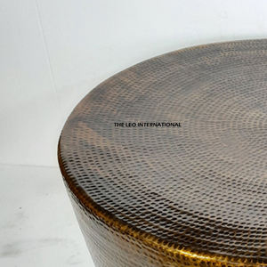 โต๊ะกาแฟทรงกลมสำหรับห้องนั่งเล่น ดีไซน์ทันสมัย ผลิตจากอะลูมิเนียม โลหะทองเหลือง ตกแต่งผิวแบบโบราณ พร้อมลวดลายแบบตอกลาย - Product Image 5