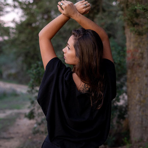 Chemise en coton bohème aérienne à manches ailées, silhouette fluide, idéale pour les tenues décontractées et de vacances par temps chaud - Product Image 2