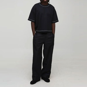 เสื้อยืดคอตตอนสีดำดีไซน์ใหม่ คอกลม แขนสั้น แต่งคริสตัล สไตล์สตรีท สีพื้น ทรงปกติ เสื้อยืดประดับคริสตัล - Product Image 2