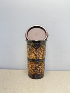 Vaso de Cobre Puro Tallado a Mano de Primera Calidad con Tapa, Diseño Ornamental Mughal Arabesco, Artículos de Bebida de Metal de Lujo - Product Image 6