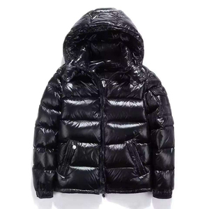 Fournisseur direct d'usine de vestes matelassées en toile, proposant une production OEM pour les grossistes, les importateurs, les détaillants et les clients de marques privées - Product Image 1