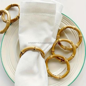 Rond de serviette en bois avec finition polie lisse accessoire rustique naturel pour les dîners décontractés mariages et services de restauration - Product Image 3