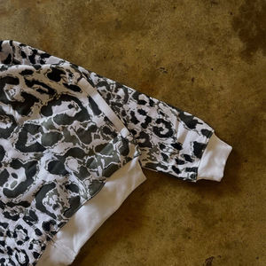 Sweat-shirts à capuche zippés imprimés léopard effet vieilli unisexe – Qualité supérieure en coton – Prix de gros – Style streetwear - Product Image 2