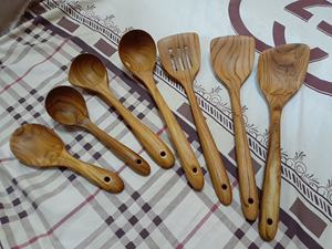 Grande spatule de cuisine en bois 100% écologique fabriquée en bois de teck, le bois le plus durable, sans danger pour les aliments, légère - Product Image 4
