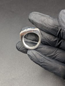 Bague de cocktail de luxe pour homme en argent 925 avec diamant VVS et pierre bleue, sertie pavé avec initiale, pour usage quotidien - Product Image 3