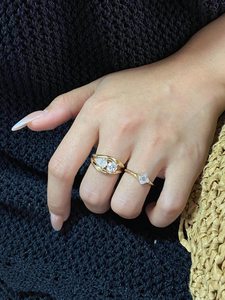 Anillo de dos bandas con diamantes cultivados en laboratorio, corte redondo y en forma de pera, para mujer, con oro sólido de 14K, para regalo de promesa nupcial para amantes. - Product Image 4