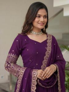 Colecciones de Vestidos Anarkali Estilo Indio y Pakistaní para Bodas y Festivales, Vestido con Bordado Pesado y Trabajo de Lentejuelas Zari - Product Image 4