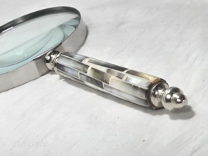 Luxury <b>MOP</b> <b>Handle</b> Magnifying Glass Vintage Mother of Pearl Desktop Magnifier for Reading Decorative Office Corporate Gift - Product Image 3