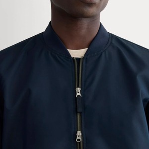 Blouson bomber vert foncé pour homme avec logo frontal, fermeture éclair, col montant, coupe-vent décontracté en mélange de coton, vêtement d'extérieur pour l'automne - Product Image 4