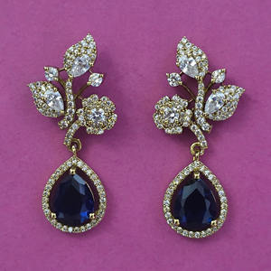Exportador de Joyería de Moda en India, Pendientes Clásicos de Circonia Cúbica con Baño de Mehndi 444106 - Product Image 1
