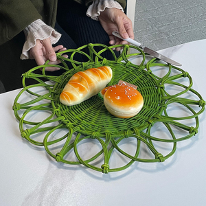 Mantel de mesa de alta calidad estilo clásico con diseño floral, hecho a mano con mimbre trenzado, resistente al calor, hecho en Vietnam. - Product Image 2