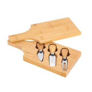 Planche à découper et à hacher en bois naturel REHMAN CRAFT avec poignée intégrée, écologique, épaisseur 1,5 cm, passe au lave-vaisselle - Product Image 6