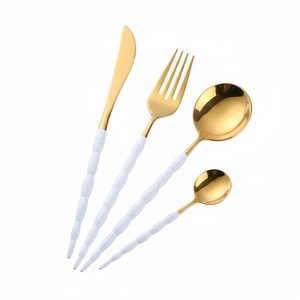 Ensemble de couverts en acier inoxydable durable de luxe moderne avec manche bleu et finition dorée pour la maison et la restauration - Product Image 4