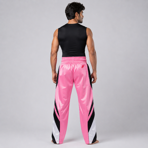Pantalon de kick-boxing haut de gamme, conçu avec un tissu résistant offrant un confort respirant et des mouvements libres lors de chaque séance. - Product Image 2