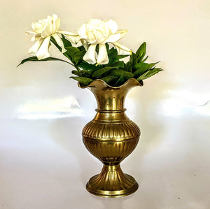 Charming <b>small</b> brass <b>vase</b> with a bulbous body and fine geometric sunburst engravings. Available at wholesale price - Product Image 3