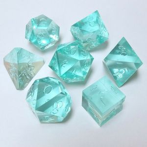 Ensemble de dés de jeu décoratifs en résine pour les joueurs de jeux de rôle Dungeons & Dragons, les collectionneurs et les amateurs de jeux de table - Product Image 2