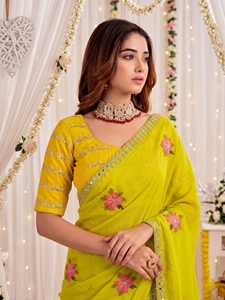 Sari de Seda Verde AARA Fashion con Diseño Floral para Mujer, Estilo Tradicional Indio-Pakistaní, Largo hasta el Suelo, Corte Regular, para Bodas - Product Image 2