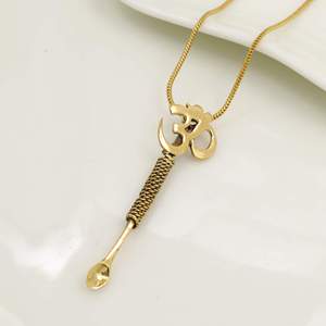 Collier pendentif symbole Om plaqué or, alliage de laiton, charme religieux, bijoux unisexe, thème hindouisme - Product Image 1