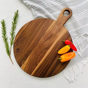 Planche à découper ronde en bois gravée sur mesure, écologique et durable, passe au lave-vaisselle - Product Image 6