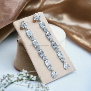 Fascinante pendiente colgante largo elegante hecho de plata de ley con diamantes de moissanita VVS Tamaño y forma personalizados joyería fina - Product Image 5