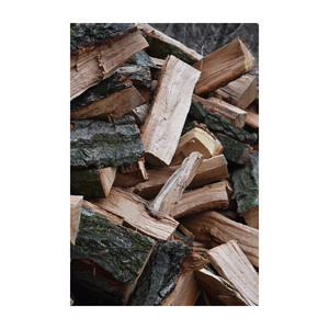 Bois de chauffage en chêne sec offert pour une performance de combustion fiable et une chaleur durable - Product Image 4