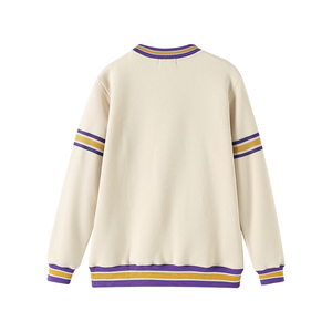 เสื้อสเวตเชิ้ตคอกลมแบบโอเมก้าสีกลาง ผลิตตามสั่ง (OEM) คุณภาพดี พร้อมแถบสีม่วงและสีทอง ปลายแขนเสื้อแบบริบ และกระเป๋าแบบจิงโจ้ - Product Image 1