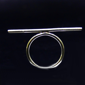 Anillo Minimalista en Forma de T de Plata Esterlina 925, Joyería Unisex para Uso Diario, Diseño de Banda Simple, Accesorio de Moda Clásico - Product Image 4