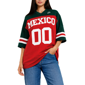 เสื้อฟุตบอลอเมริกันสีแดงเขียวสำหรับผู้หญิงแบบสั่งทำพิเศษ – เสื้อคอวีถักสไตล์เม็กซิกัน แต่งสีบล็อก แนวสตรีทแวร์ลำลอง - Product Image 1