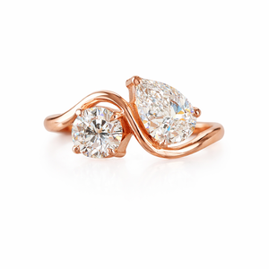 Anillo Toi Et Moi con Diamante Cultivado en Laboratorio de Corte Pera y Redondo de 0.85ct, Oro Amarillo de 14K, Anillo de Dos Piedras, Anillo de Compromiso, Banda Curva en Forma de Ola - Product Image 2