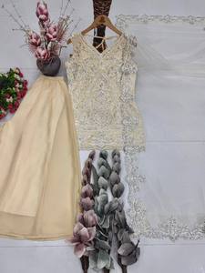 ชุดสาหรี่กีออร์เจตต์สีงาช้าง ปักลายด้วยผ้าดูปัตตา ทรงเข้ารูป ชุดอินเดีย-ปากีสถานแบบดั้งเดิม สำหรับงานแต่งงานและงานปาร์ตี้ - Product Image 4