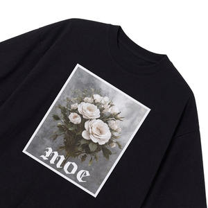 เสื้อยืดโอเวอร์ไซส์ลายดอกไม้ Moe สำหรับผู้ชาย สีดำ แขนสั้น สไตล์ลำลอง สตรีทแวร์ ผ้าเจอร์ซีย์คอตตอน คอกลม โลโก้ด้านหน้า - Product Image 3