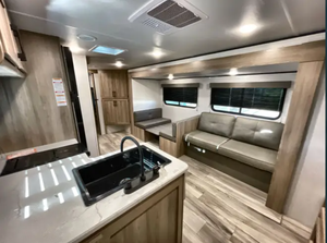Autocaravana de Lujo Confortable 2024 2025 2026 Keystones C-o-l-e-m-a-n 27B, Remolque de Viaje - Product Image 3