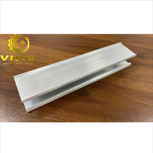 รางยึดแผงโซลาร์เซลล์อะลูมิเนียมอโนไดซ์ 6005-T6 ขนาดเล็ก 32x40 มม. 300 มม. สำหรับหลังคาเหล็กแผ่นลูกฟูก - Product Image 1