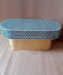 Table basse ronde moderne faite à la main écologique avec incrustation d'os de conception florale polie en résine noire Artisanat artisanal de haute qualité - Product Image 4