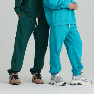 กางเกงวอร์มลำลองเอวกลางคุณภาพสูงสำหรับผู้ชายปี 2026 พร้อมกระเป๋า โลโก้สั่งทำได้ ผ้าเทอร์รี่เนื้อหนัก 100% ผ้าฝ้าย สำหรับผู้ชาย - Product Image 5