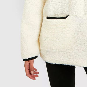 Sweat à capuche personnalisé en polaire Teddy épais pour femme, style manteau, doublé, coupe oversize, brodé, effet délavé - Product Image 3