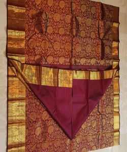 Sari de Seda Morado con Bordado Dorado Zari, Traje Tradicional Indio para Bodas, Estilo Banarasi, Sari Largo Hasta el Suelo para Mujer - Product Image 6