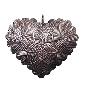 ตกแต่งคริสต์มาสโลหะตกแต่งเหล็กออกแบบรูปหัวใจเครื่องประดับแมตต์สีชมพูผงเคลือบจบ - Product Image 1