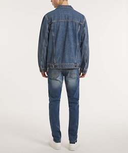 แจ็คเก็ตยีนส์ลำลองผู้ชายพรีเมียม ผ้าฝ้าย 100% สีน้ำเงินฟอกแบบเรโทร เสื้อคลุมยีนส์หนา สไตล์เรียบง่าย สตรีทแวร์ ขายส่ง - Product Image 3