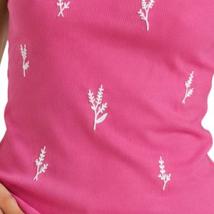 เสื้อกล้ามรัดรูปสีชมพูสดและสีขาวสำหรับผู้หญิง แต่งลายปัก สไตล์ลำลอง ใส่สบายช่วงฤดูร้อน ผ้าฝ้ายยืดหยุ่น รับผลิตตามแบบ OEM - Product Image 6